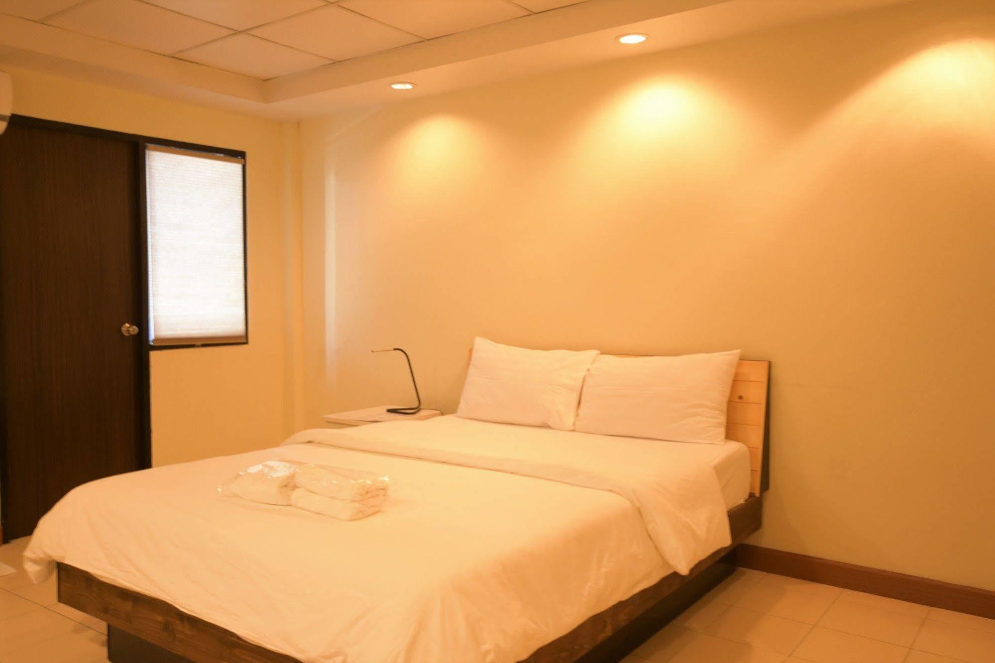 Room At Prachachuen Nonthaburi Exteriér fotografie